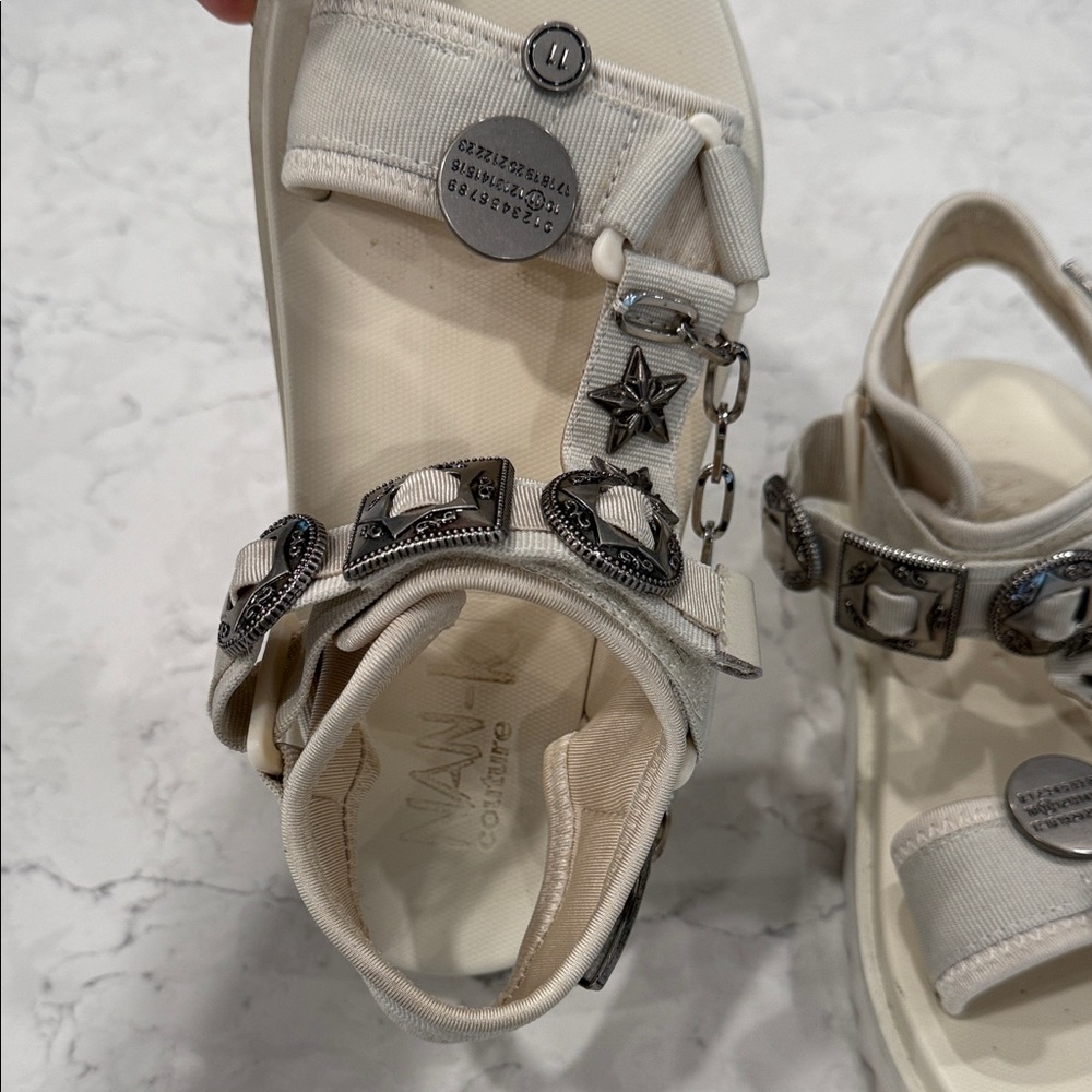 Women's Ivory Platform Chain-Trim Sandals - Picture 5 of 7
